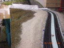 Die Bahnsteige haben zunächst eine Grundschicht Sand erhalten